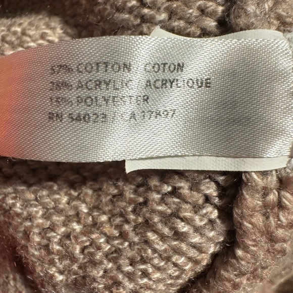 Old navy cardigan. Like new. Size medium. - Picture 2 of 2